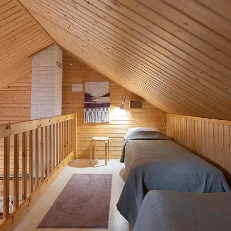 Lomailevi E 18 Visit * Levi