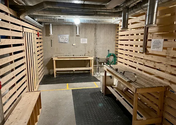 Lomailevi E 18 Visit *